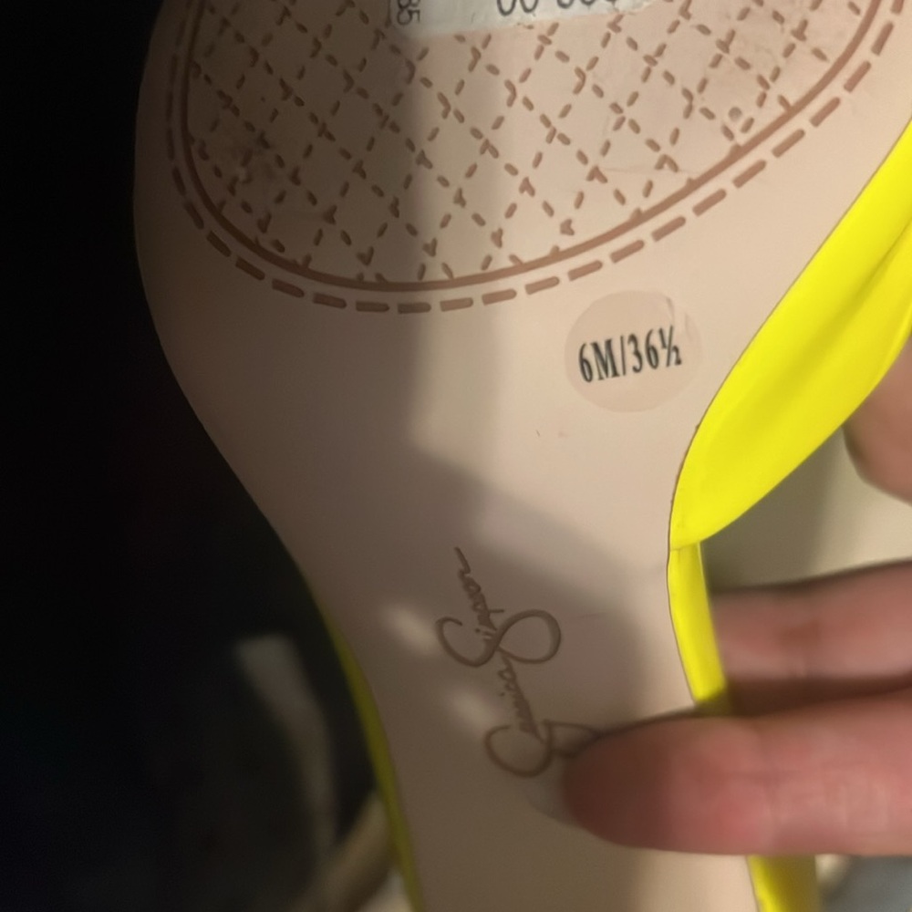Jessica Simpson yellow heels - Picture 6 of 8